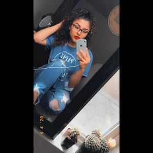 Meet your Posher, Stephanie